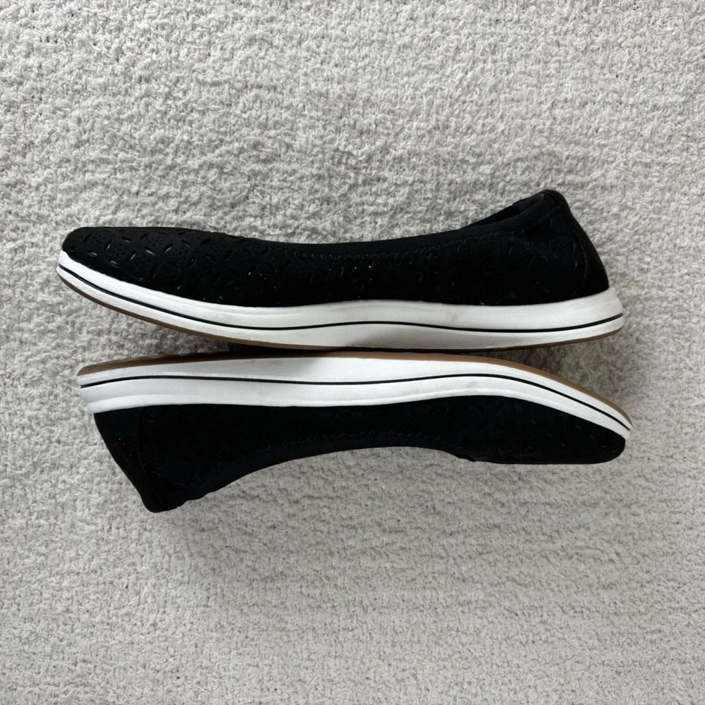 Clarks Shoes Womens 11W Black Breeze Roam Perforated Slip On Casual Comfort Flat